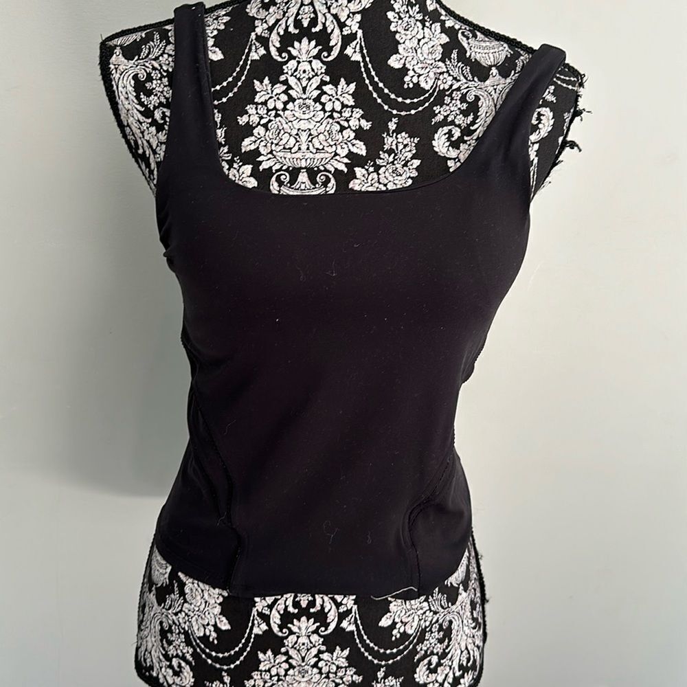 Lululemon size 8 Nulu and mesh top
